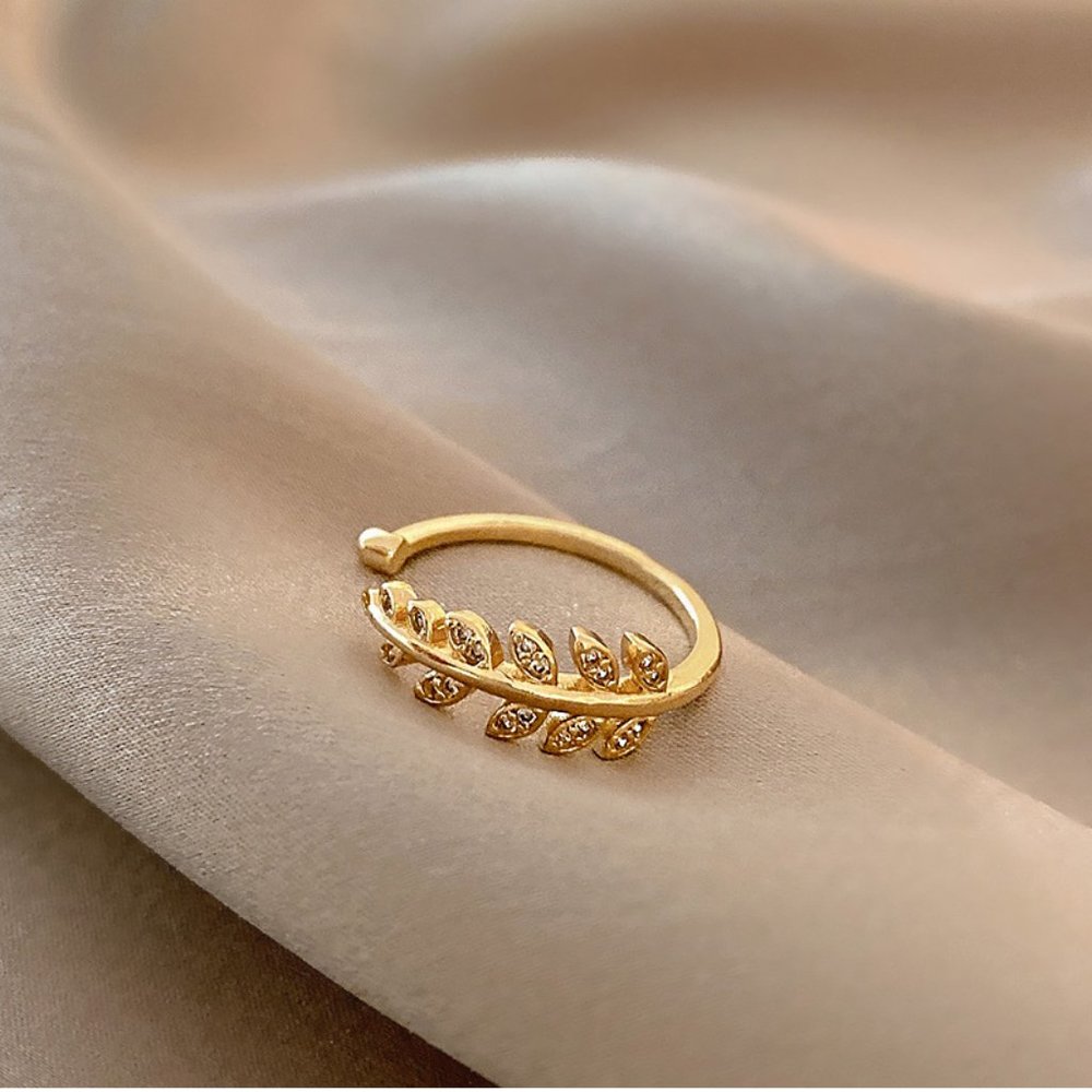 Peace Oliver Leaf Golden Ring - Picture 2 of 11